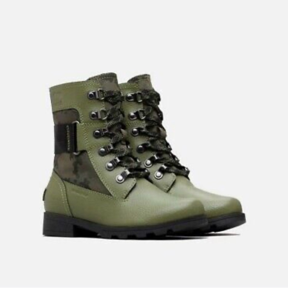 Sorel Emelie Conquest Lace Up Camouflage Boot.